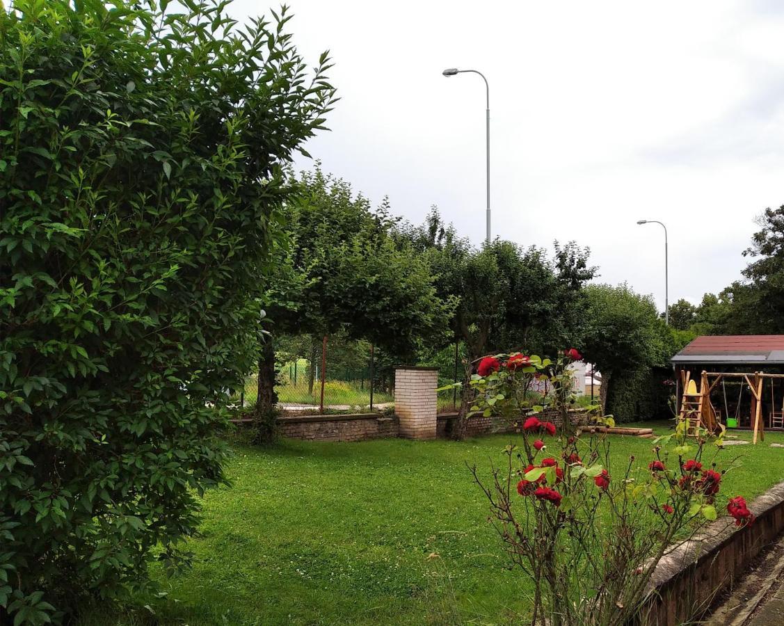 Motel Grado Прага Экстерьер фото